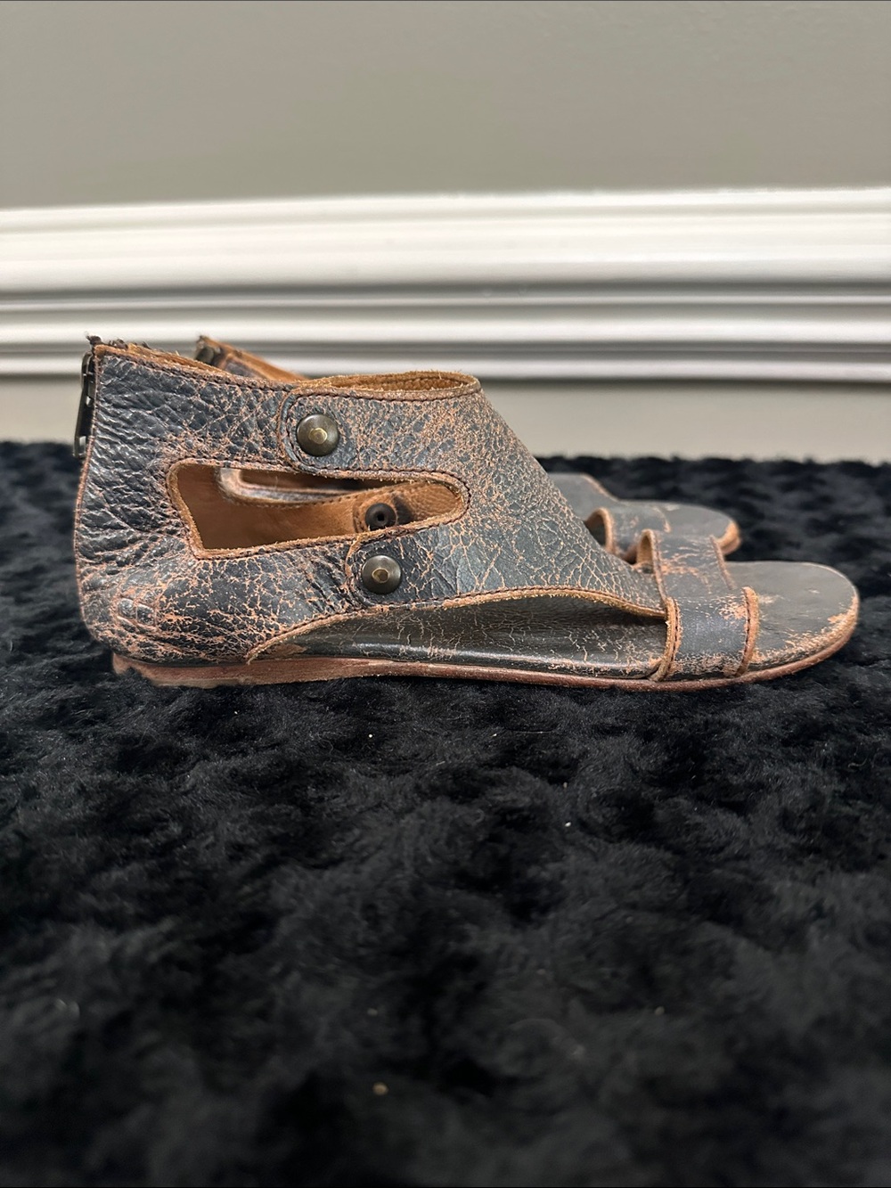 Womens Bed Stu Soto distressed sandals Sz 7